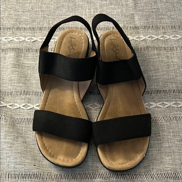 Life Stride Black Sandals - Picture 1 of 4